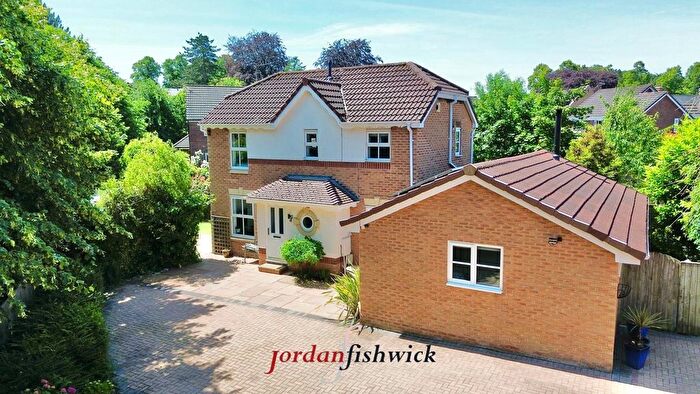 4 Bedroom Detached House For Sale In Gritstone Drive, Macclesfield, SK10