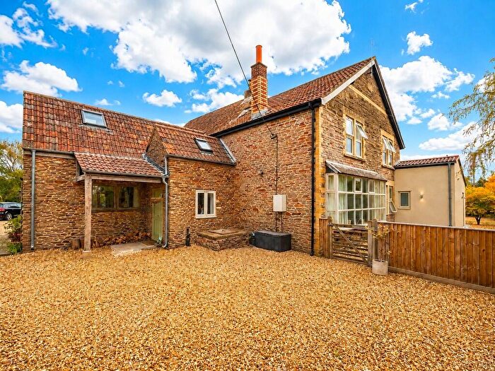 4 Bedroom Semi-Detached House For Sale In Chaingate Lane, Iron Acton, Bristol, BS37
