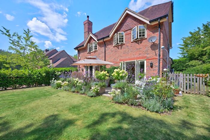4 Bedroom Detached House For Sale In Croft Drive, Pangbourne, RG8