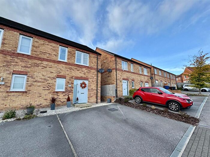 2 Bedroom Semi Detached House For Sale In Brattice Way, Mapplewell, S75