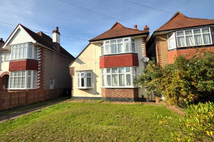 3 Bedroom Link Detached House To Rent In Turner Road, New Malden, KT3