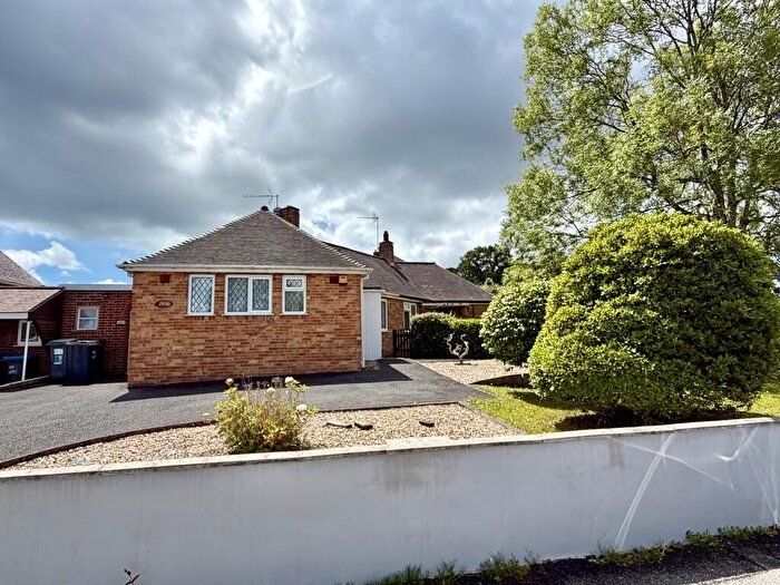 1 Bedroom Semi-Detached Bungalow For Sale In Wimborne Road, Kinson, BH11