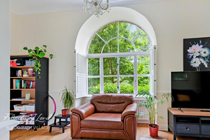 2 Bedroom Apartment For Sale In Gilbert Close, London, SE18