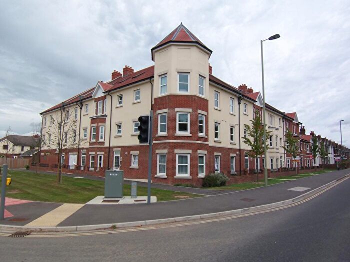 2 Bedroom Flat To Rent In Southampton Road, SO50