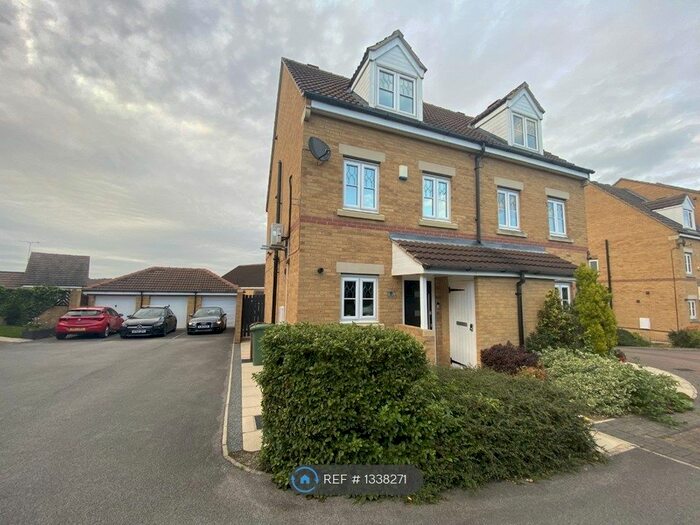 3 Bedroom Semi-Detached House To Rent In Jasmine Gardens, Castleford, WF10