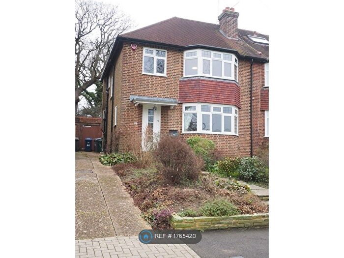 3 Bedroom Semi-Detached House To Rent In Tudor Road, Barnet, EN5