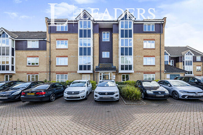 2 Bedroom Flat To Rent In Faraday Road, GU1
