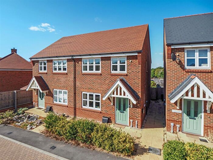 3 Bedroom Semi-Detached House For Sale In Lapine Gardens, Whitchurch, RG28