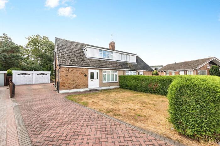 3 Bedroom Semi-Detached House For Sale In Springfield Close, Barlby, Selby, YO8