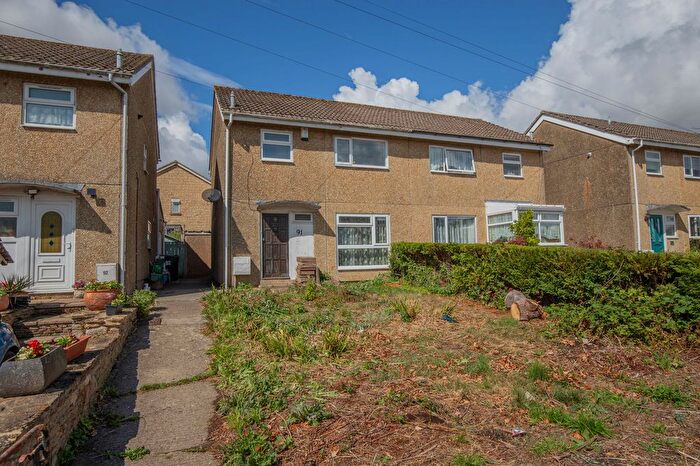 3 Bedroom Semi-Detached House For Sale In Parklands, Malmesbury, SN16