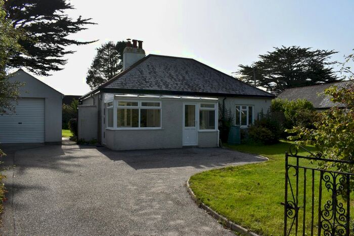 3 Bedroom Bungalow To Rent In Carwinion Road, Mawnan Smith, TR11