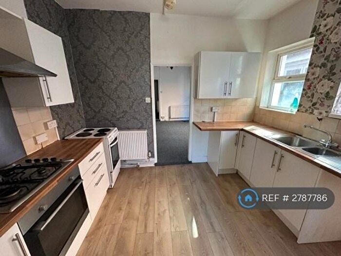 2 Bedroom Flat To Rent In Boulevard, Hull, HU3