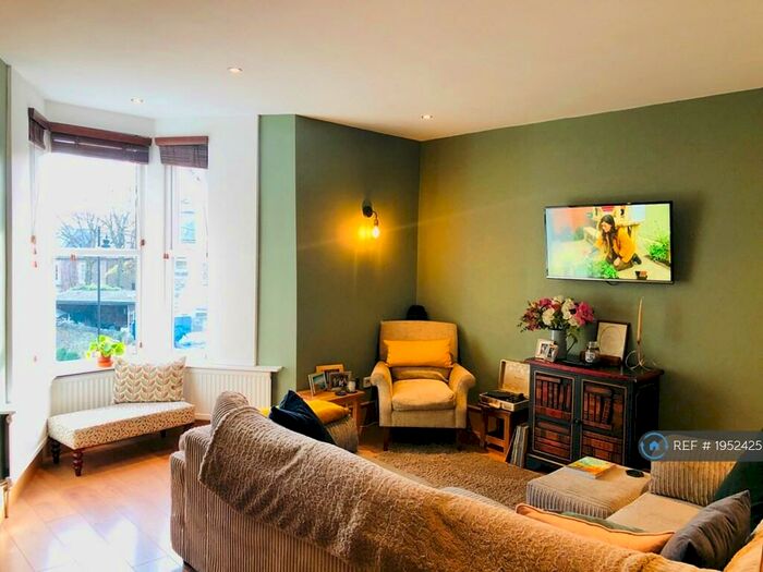 2 Bedroom Flat To Rent In Priory Road, Sheffield, S7