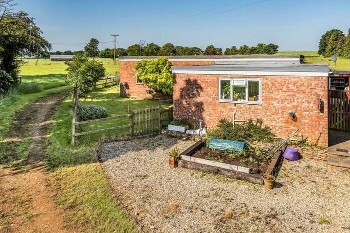 2 Bedroom Property For Sale In Squirrels Lodge, Sigwells, Sherborne, Dorset, DT9