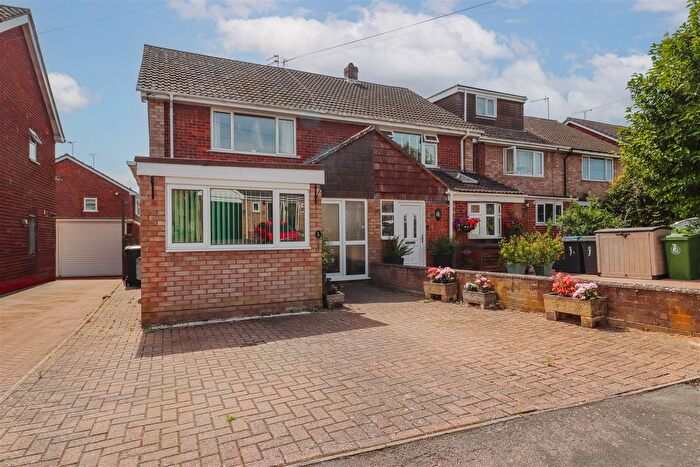 3 Bedroom Semi-detached House For Sale In Starbold Road, Bishops Itchington, Southam, CV47