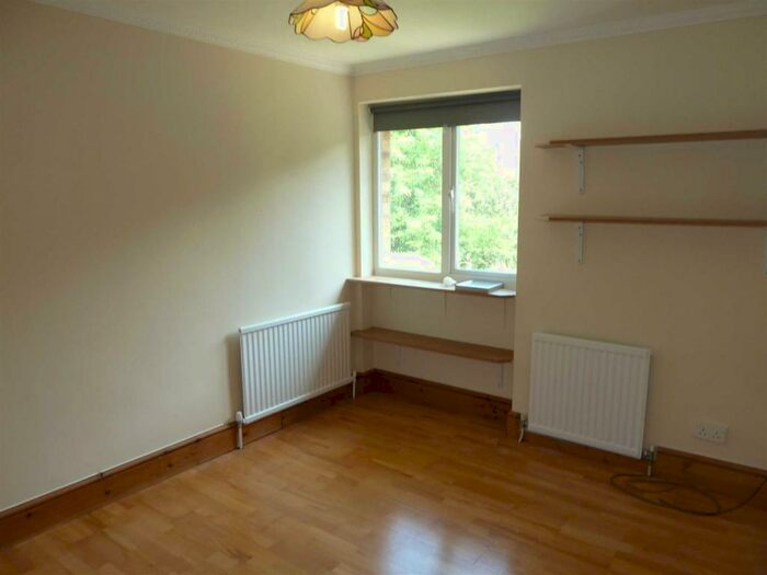 3 Bedroom Terraced House For Sale In Lowfield Road, Caversham, Reading, RG4