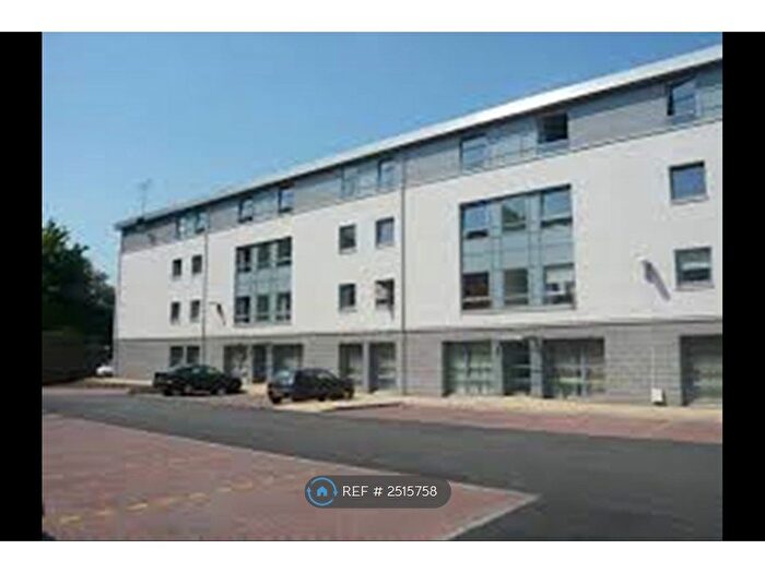 2 Bedroom Flat To Rent In Pittodrie, Aberdeen, AB24
