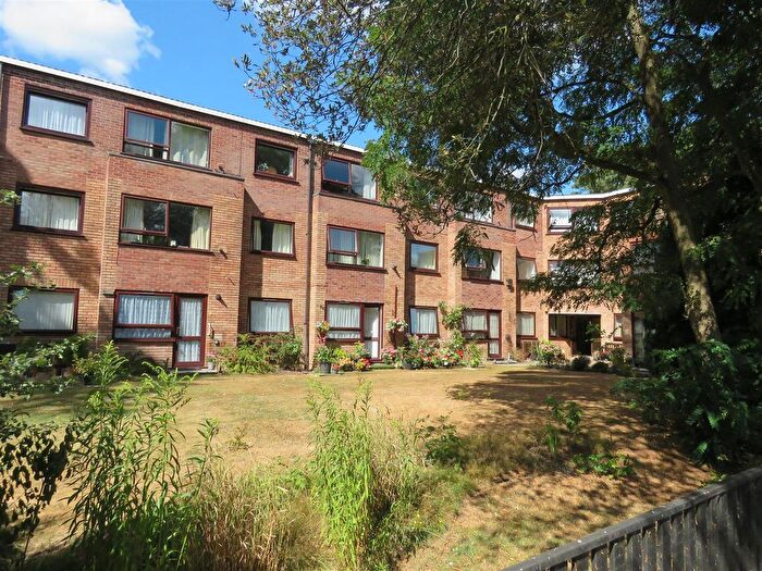 1 Bedroom Flat To Rent In Homefield House, Barton Court Road, New Milton, BH25