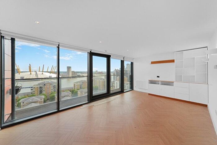 2 Bedroom Apartment To Rent In Neutron Tower, Blackwall Way, E14