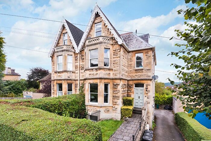 3 Bedroom Maisonette To Rent In Bloomfield Park, Bath, BA2