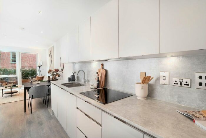 1 Bedroom Flat For Sale In "One Bedroom Apartment" At Station, Prestwick Road, Watford, WD19