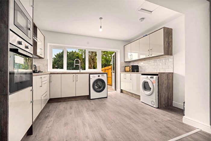 3 Bedroom End Of Terrace House For Sale In Grove Avenue, Moseley, Birmingham, West Midlands, B13