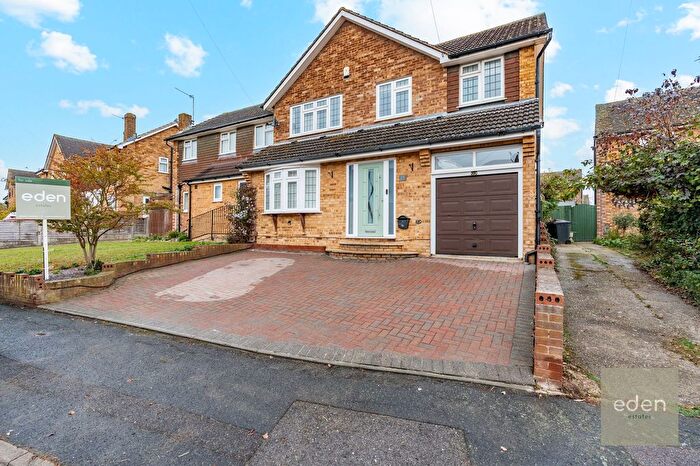 4 Bedroom Semi-detached House For Sale In Taylor Road, Snodland, ME6