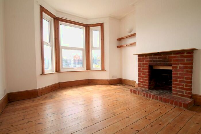 3 Bedroom Terraced House To Rent In Southcourt Road, Broadwater, Worthing, BN14