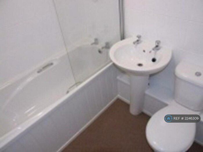 1 Bedroom Flat To Rent In Castle Marina, Nottingham, NG7