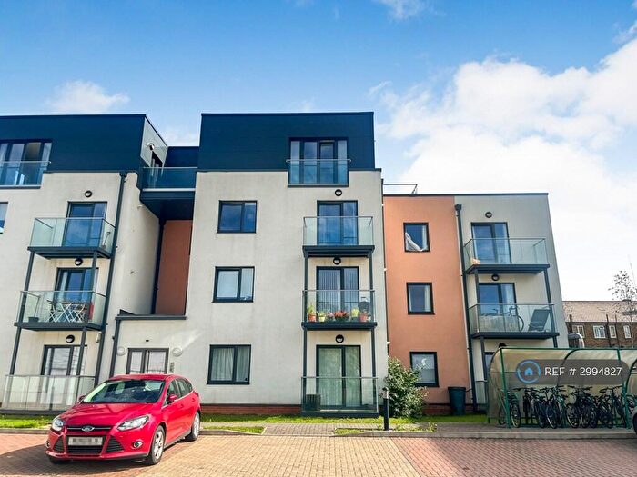 2 Bedroom Flat To Rent In Willow Court, Kingston Upon Thames, KT1