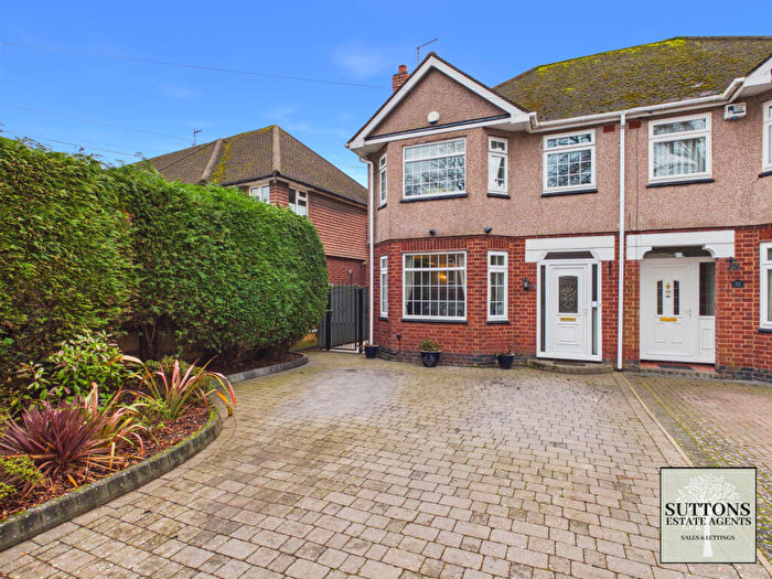 3 Bedroom Semi Detached House For Sale In Baginton Road, Styvechale, Coventry, CV3