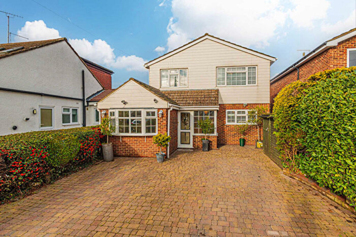 4 Bedroom Detached House For Sale In Clifton Road, Rochford, SS4