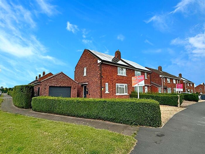 2 Bedroom Semi-Detached House For Sale In Laughton Way, Lincoln, LN2