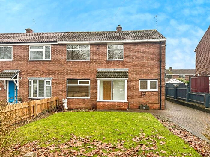 3 Bedroom Semi Detached House For Sale In Hanover Square, Mackworth, DE22