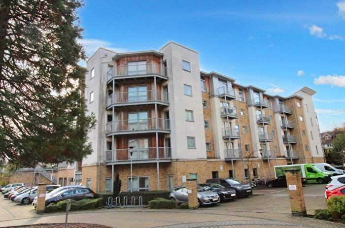 2 Bedroom Flat To Rent In Brand House, Coombe Way, Farnborough, Hants, GU14