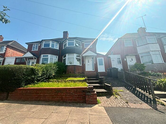 3 Bedroom Semi-Detached House To Rent In Fairway, Northfield, Birmingham, B31