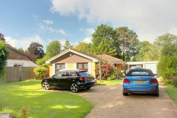 3 Bedroom Bungalow To Rent In Homefield Road, Warlingham, CR6