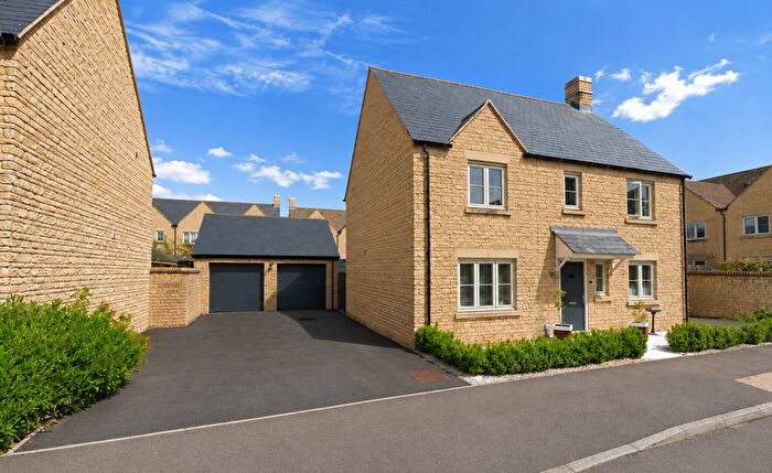 5 Bedroom Detached House For Sale In Morecombe Way, Fairford, GL7