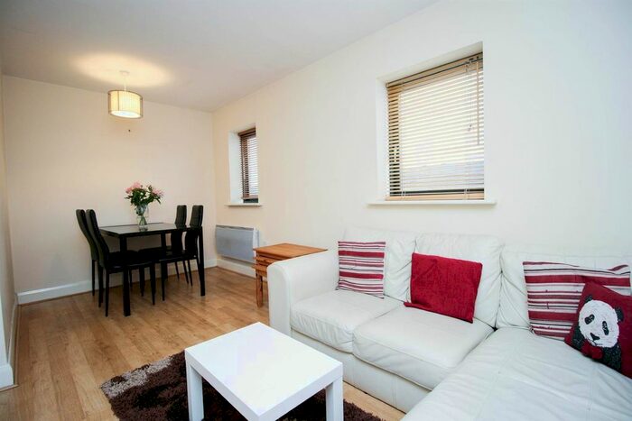 2 Bedroom Flat To Rent In Rickman Drive, Birmingham, B15