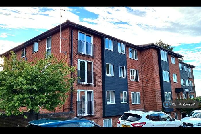1 Bedroom Flat To Rent In Oakhill Lodge, Purley, CR8