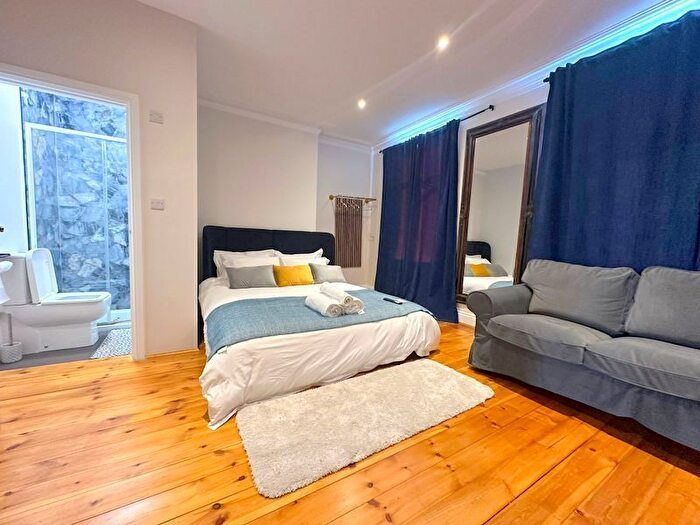 Studio To Rent In Cricklewood Broadway, London, NW2