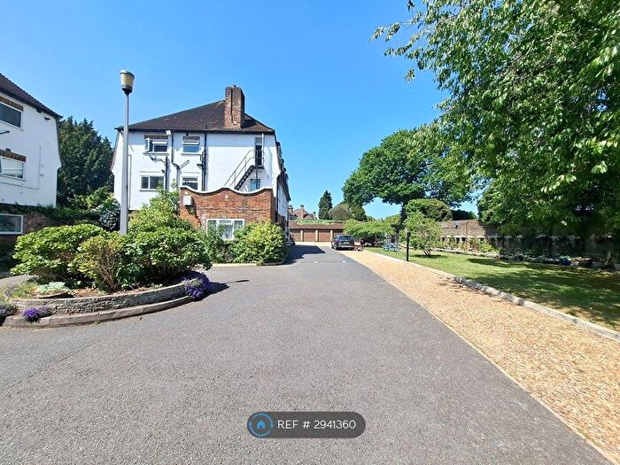2 Bedroom Flat To Rent In Park Road, Uxbridge, UB8