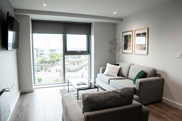 2 Bedroom Apartment To Rent In Bedroom Property In Liverpool City Centre, L1