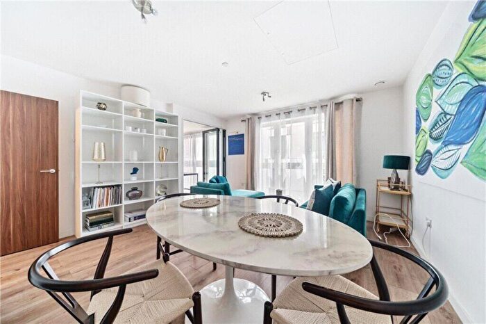 1 Bedroom Flat For Sale In District Court, Commercial Road, , Tower Hamlets, London, E1