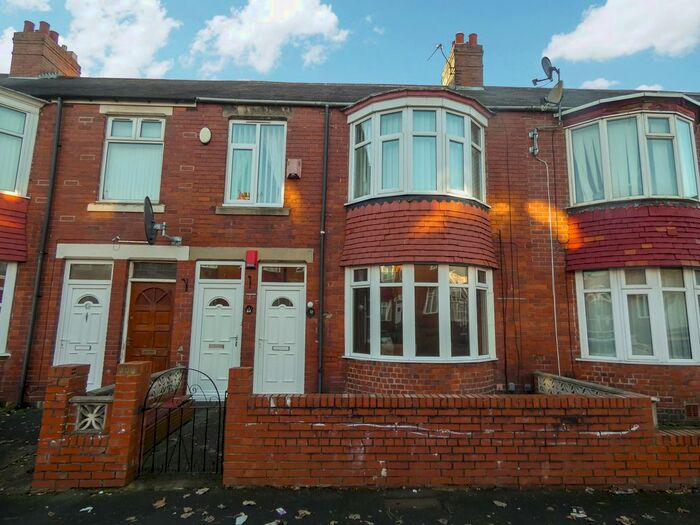 2 Bedroom Flat To Rent In Saltwell Place, Gateshead, NE8