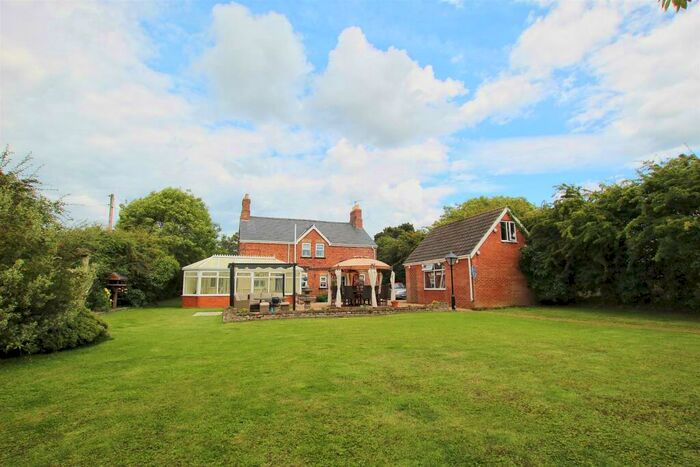 5 Bedroom Cottage For Sale In Hull Road, Aldbrough, HU11