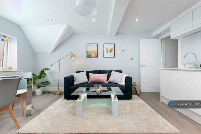 1 Bedroom Flat To Rent In Cross Street, Reading, RG1