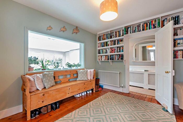 4 Bedroom Detached House For Sale In Tutts Clump, Berkshire, RG7