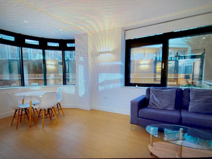 2 Bedroom Flat To Rent In Very Near Gilette Cornerr, Brentford, TW8