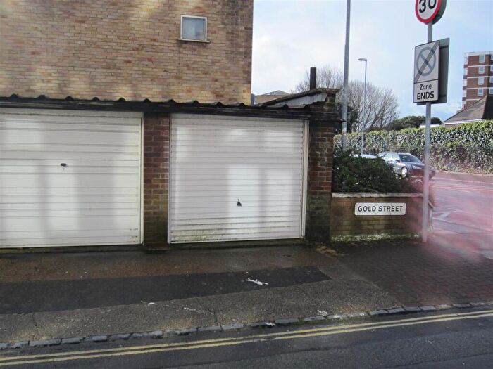 Garage / Parking To Rent In Garage Jubilee Terrace Southsea Hants, PO5